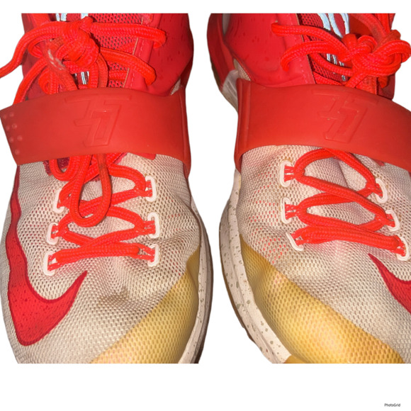 Size 8 Nike KEVIN DURANT 7 Christmas Egg Nog Bright Crimson/Ivory Sneakers - Picture 2 of 5
